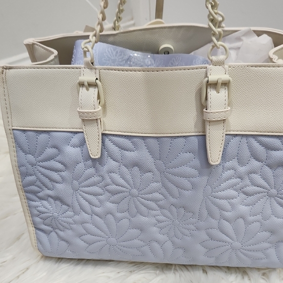 🔹️Betsey Johnson 🔹XOBECA-U Blue Floral Top Handle Handbag Butterfly Charm Tote - Picture 8 of 10